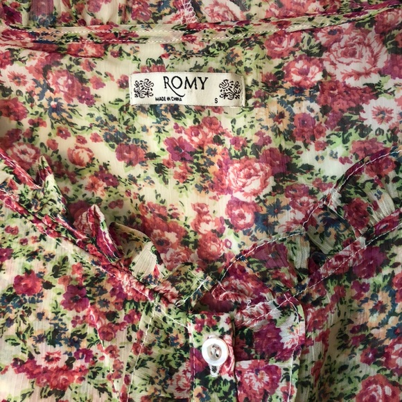 Romantic floral blouse - Picture 2 of 7